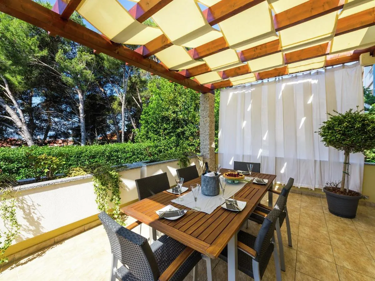 Exquisite Villa With Private Pool In Zadar