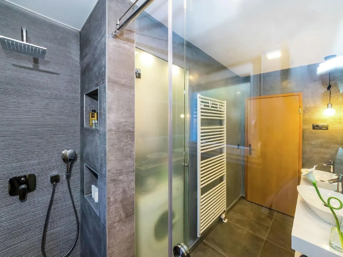 Exquisite Villa With Private Pool In Zadar
