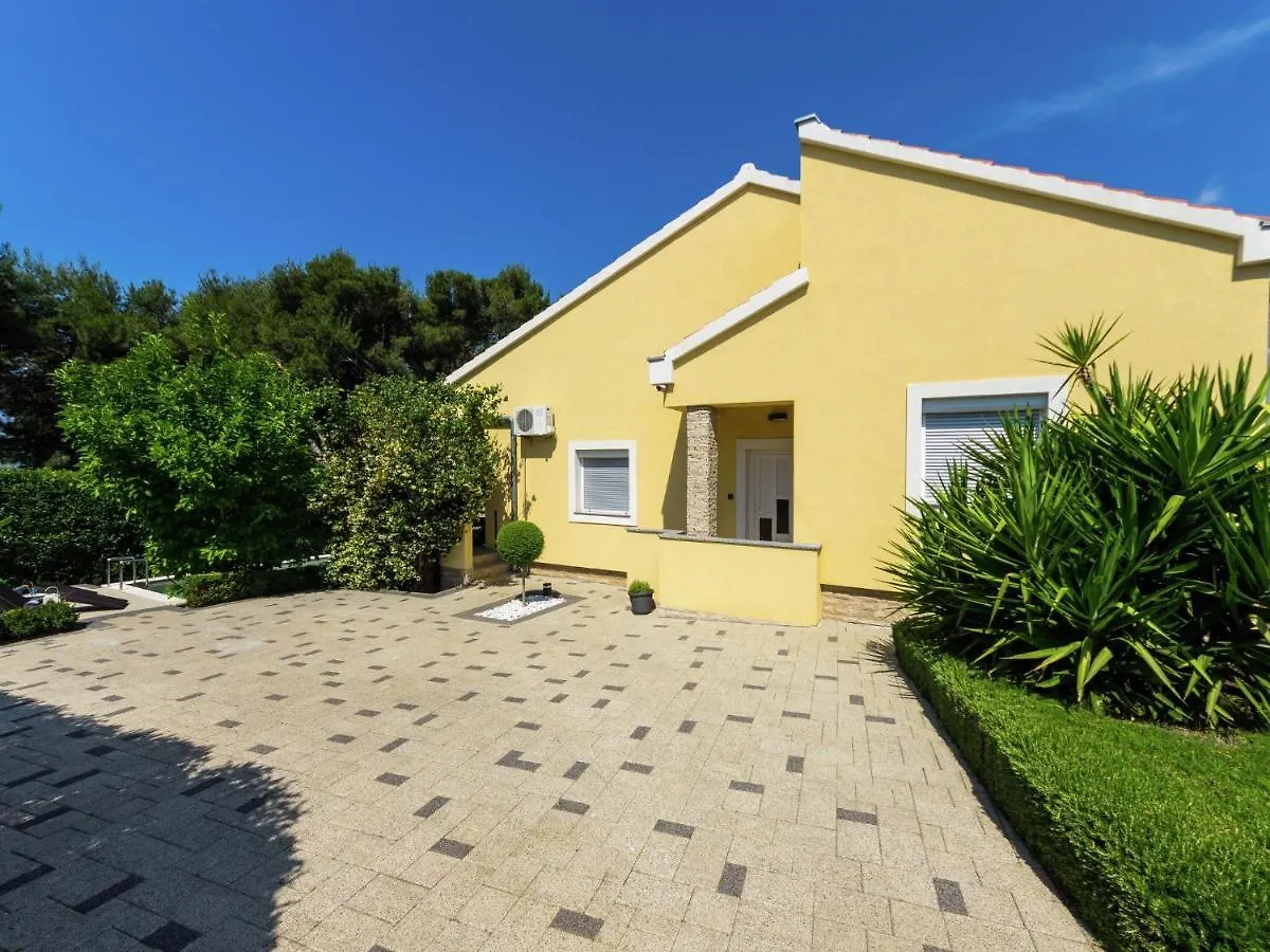 Exquisite Villa With Private Pool In Zadar Kroatien